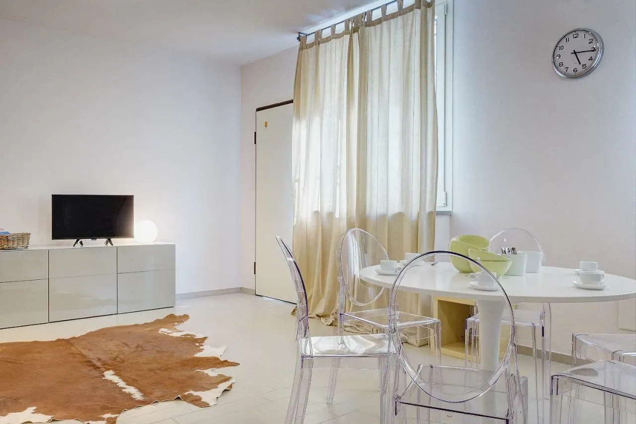 Dante Apartment By Firenze Prestige